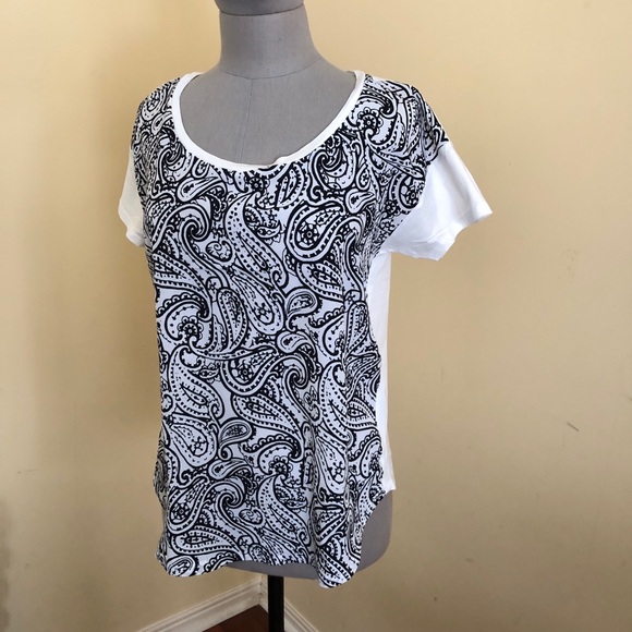 Ann Taylor Tops - NWOT Ann Taylor Paisley Short Sleeve Tee